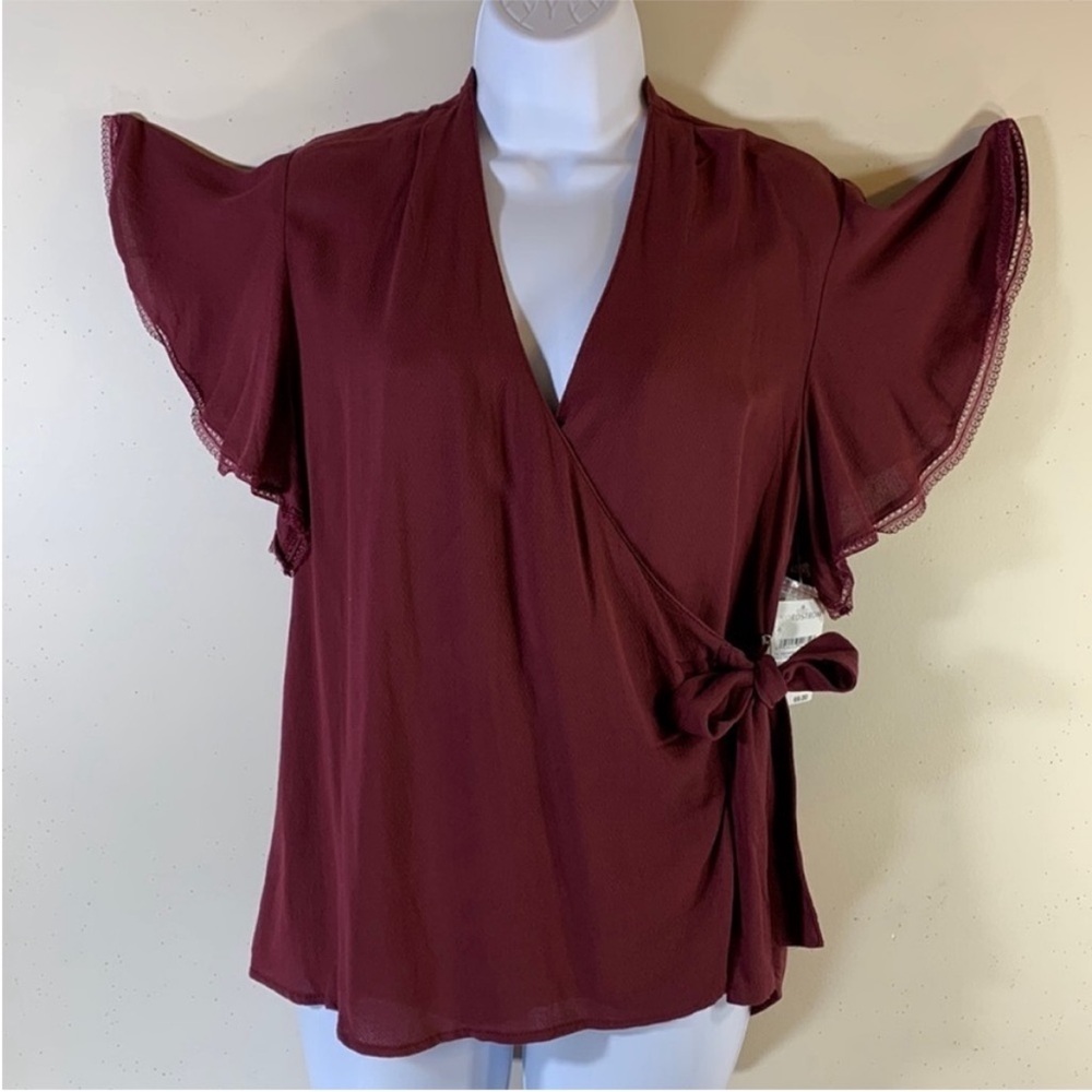 Chelsea 28 Boho Flutter Sleeve Wrap Blouse. Small. NWT.